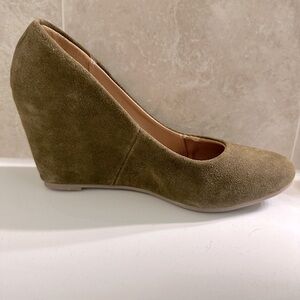Merona Suede Women’s Wedge Pumps